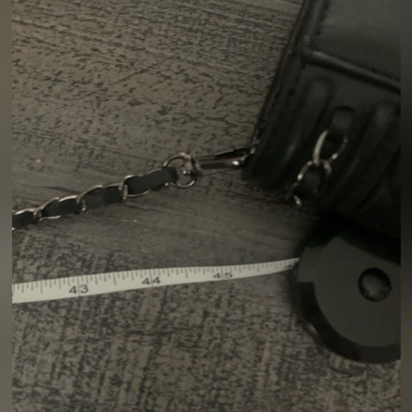 Badgley Mischka, Black Quilted Chain Shoulder Bag, NWOT - Picture 7 of 7